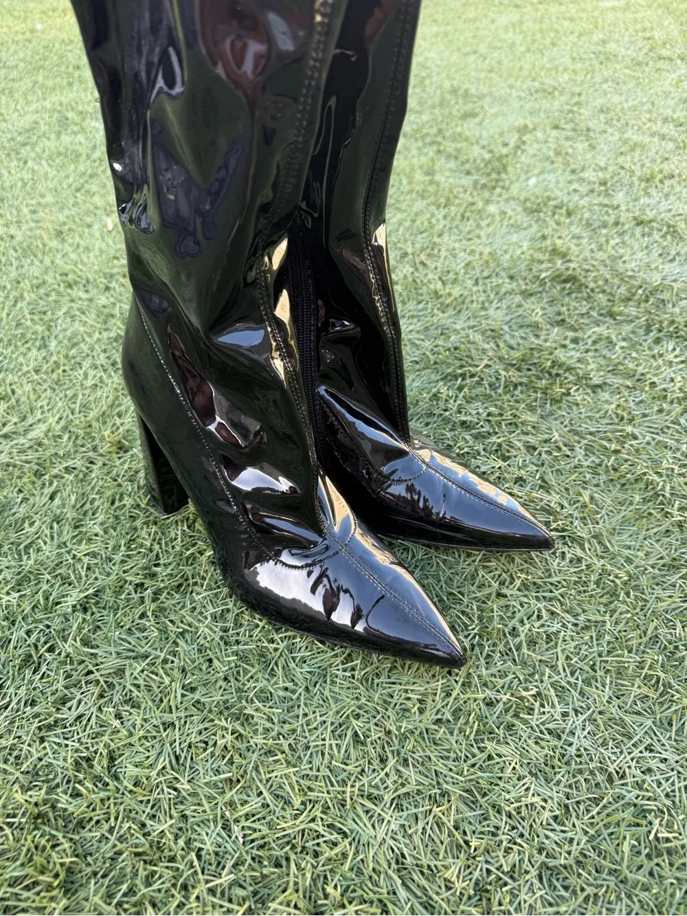 ✨ Zara black patent faux-leather over-the-knee boots,